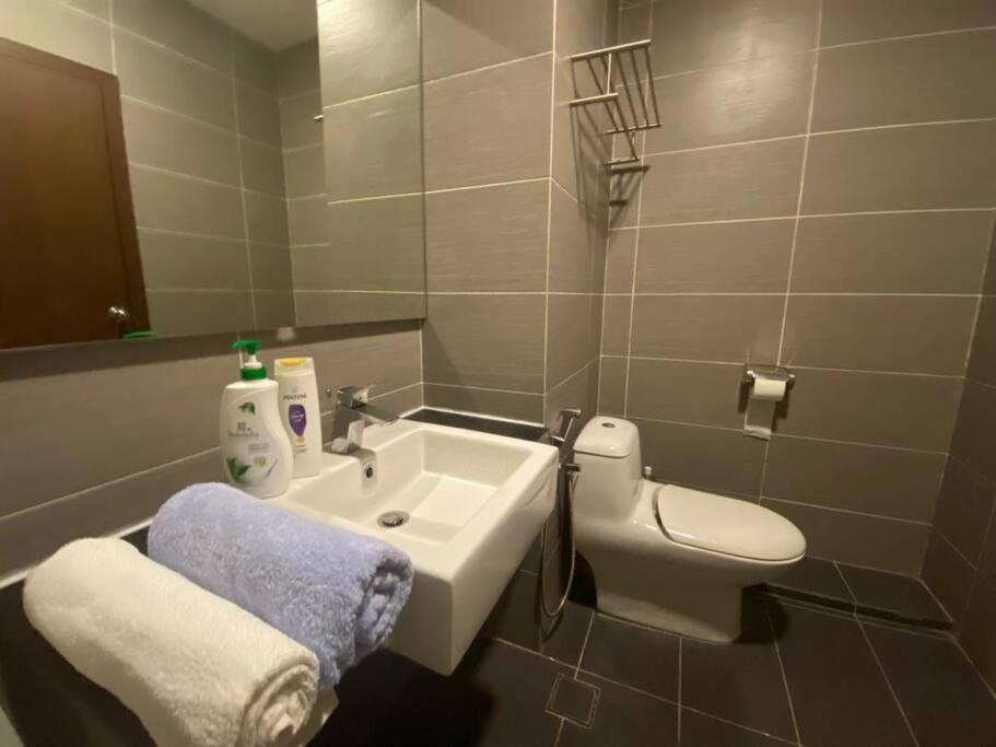 Ksl Mall Bathtub 1-4pax Netflix Jb Apartment