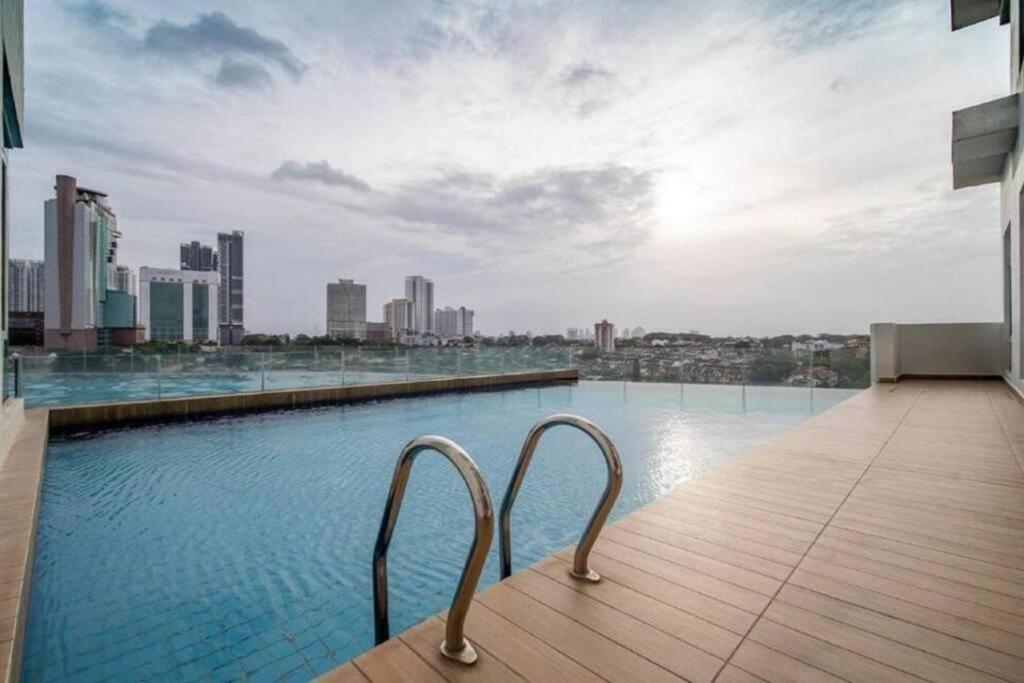 Ksl Mall Bathtub 1-4pax Netflix Jb * Johor Bahru